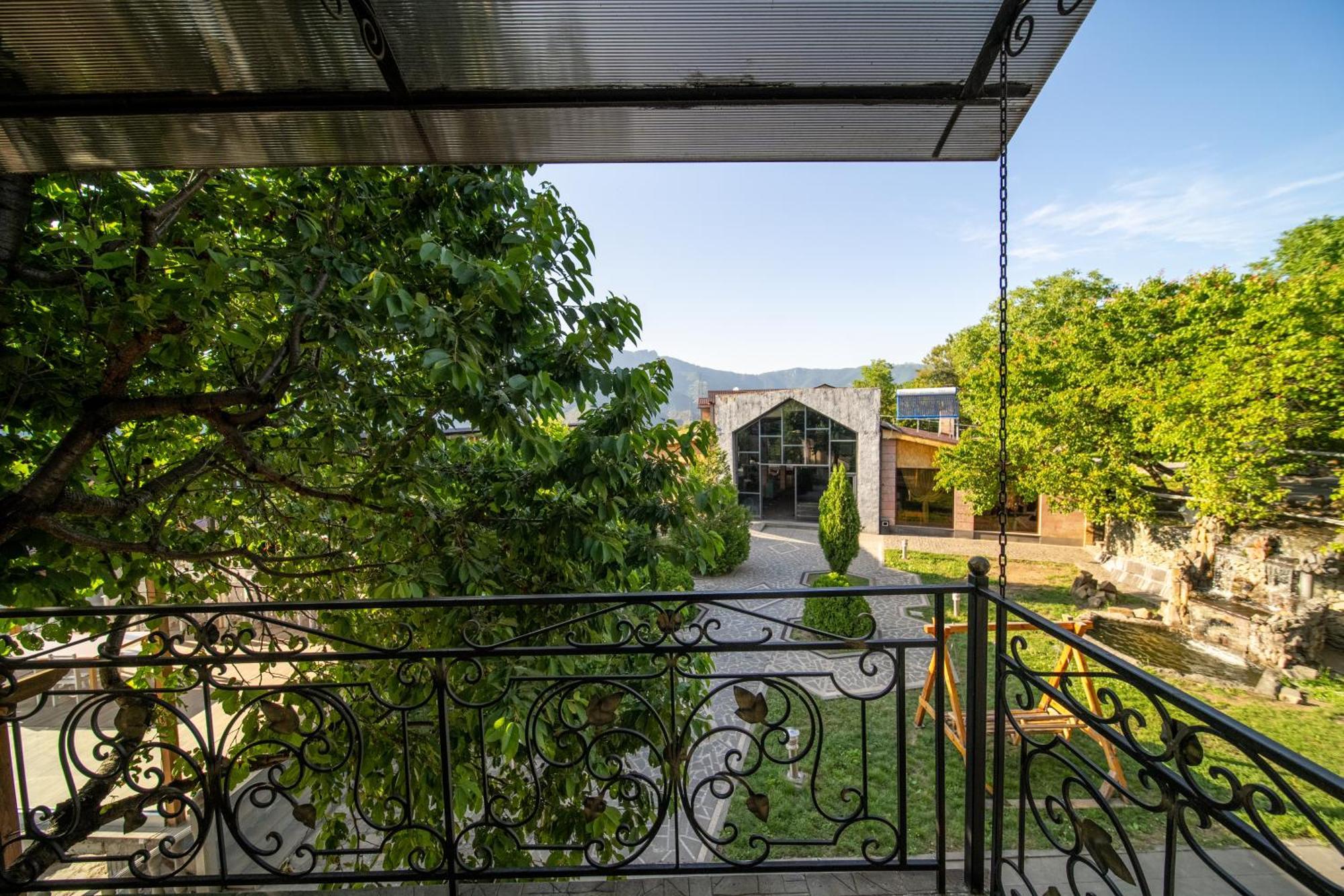 Kefilyan Family Hotel Sanain Exterior foto